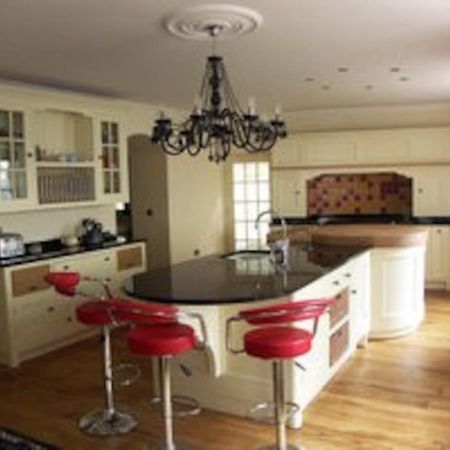 Huge Tenby Pet Friendly House Sleeps 14 Exteriör bild